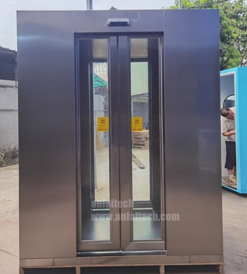 China As vendas por atacado arejam automaticamente a casa de banho com chuveiro de aço inoxidável do ar da porta do chuveiro fornecedor